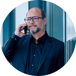 Herr Mag (FH) Mahowksky am Telefon